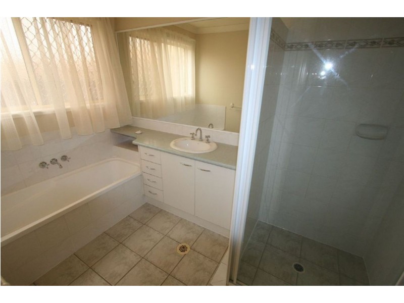 18 Illinios Court, Varsity Lakes QLD 4227