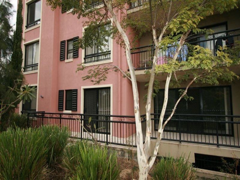 2 Geraldton Drive, Robina QLD 4226