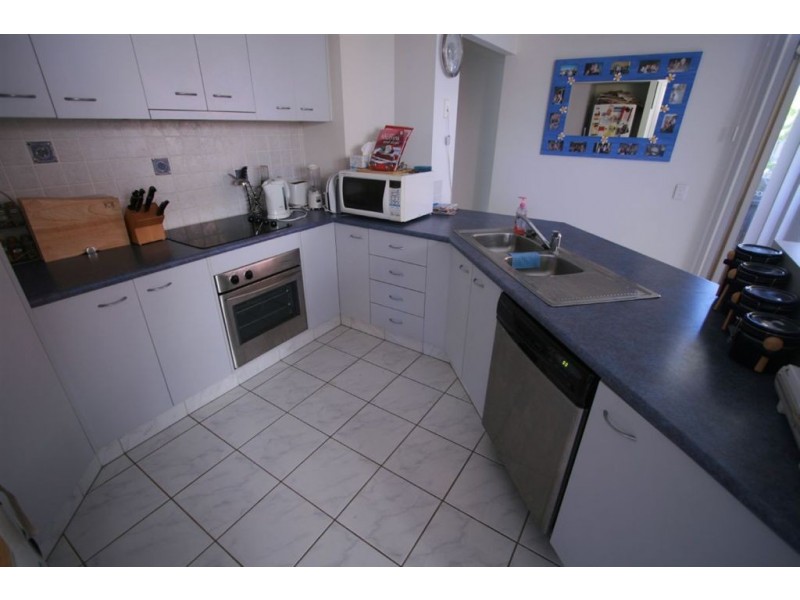 3 Alexandrina Dr, Varsity Lakes QLD 4227