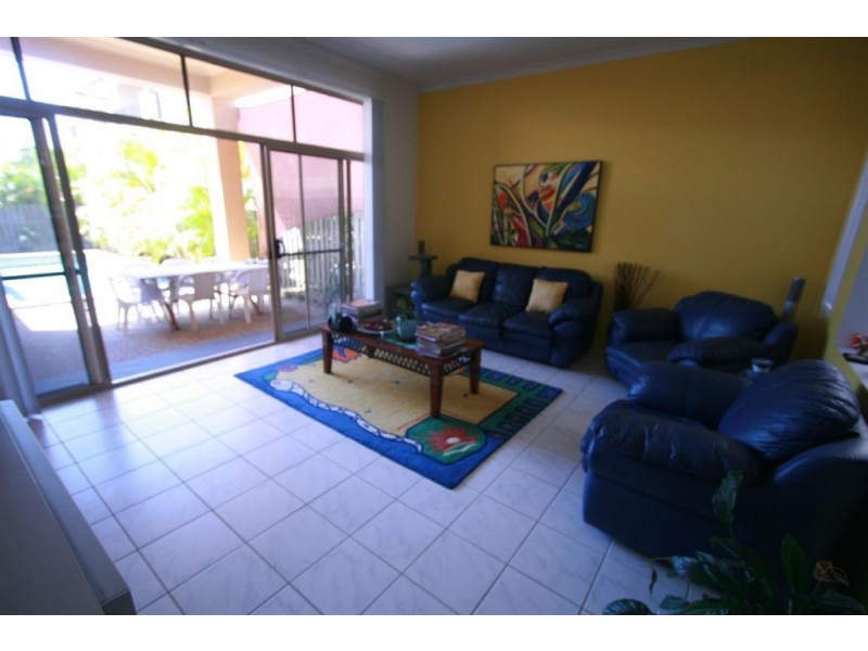 3 Alexandrina Dr, Varsity Lakes QLD 4227