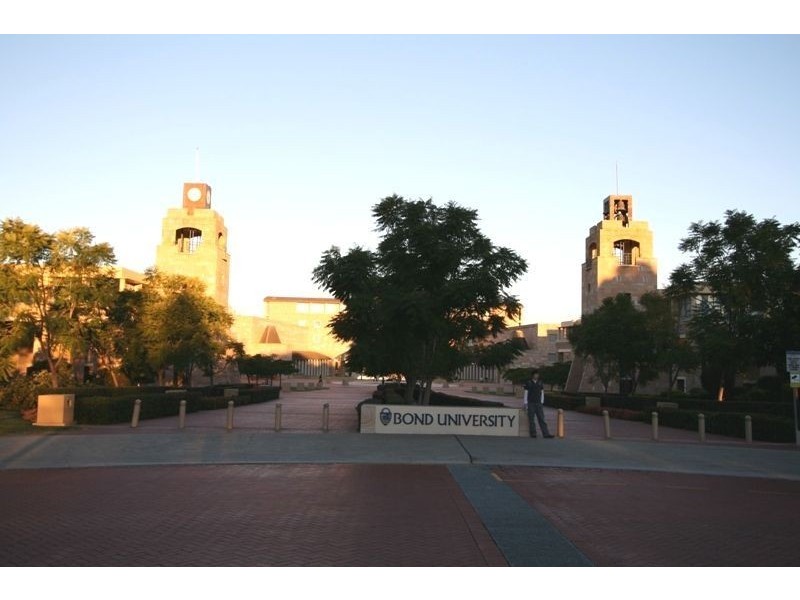 515/25 Lake Orr Drive, Robina QLD 4226