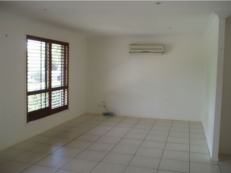 4 Kentwood Drive, Robina QLD 4226