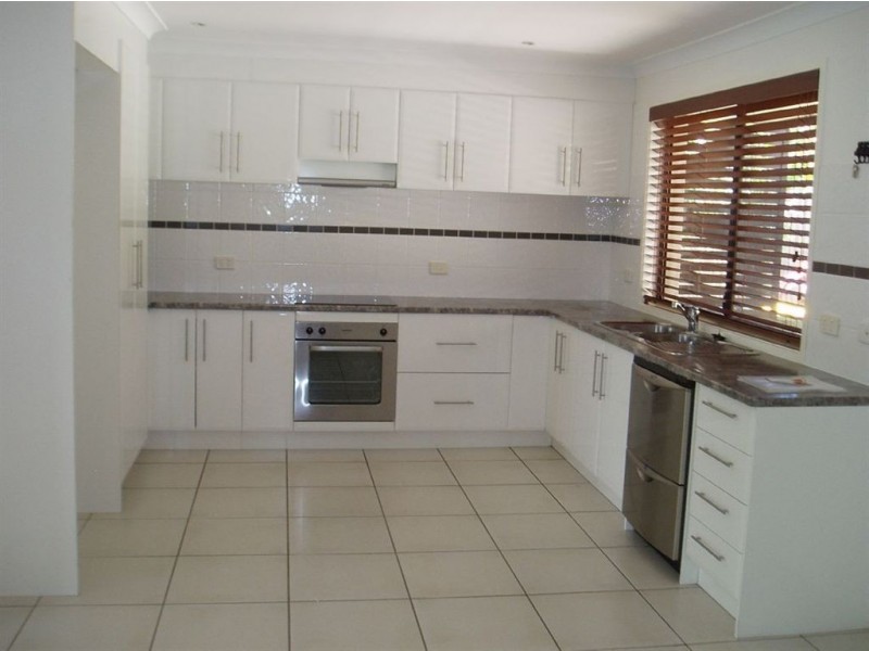 4 Kentwood Drive, Robina QLD 4226