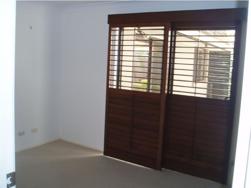 4 Kentwood Drive, Robina QLD 4226