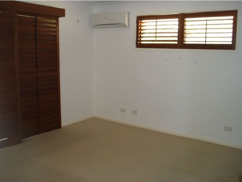 4 Kentwood Drive, Robina QLD 4226