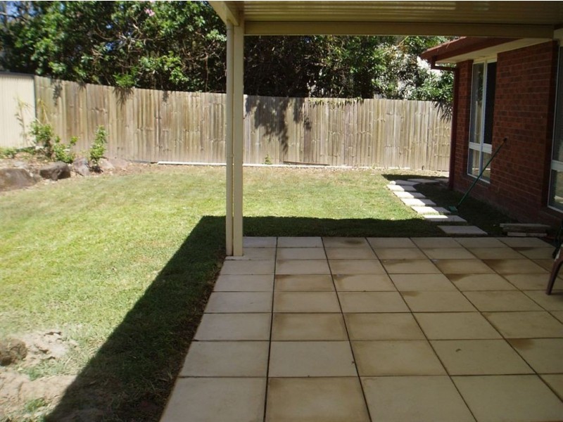 4 Highfield Drive, Merrimac QLD 4226