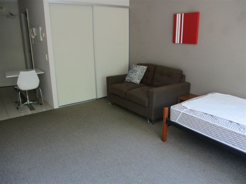 128/25 Lake Orr Drive, Varsity Lakes QLD 4227
