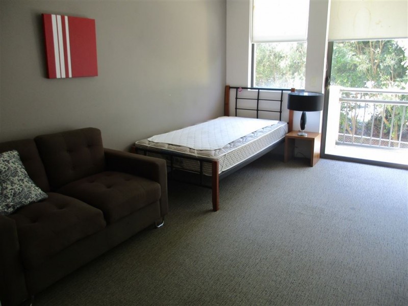 128/25 Lake Orr Drive, Varsity Lakes QLD 4227