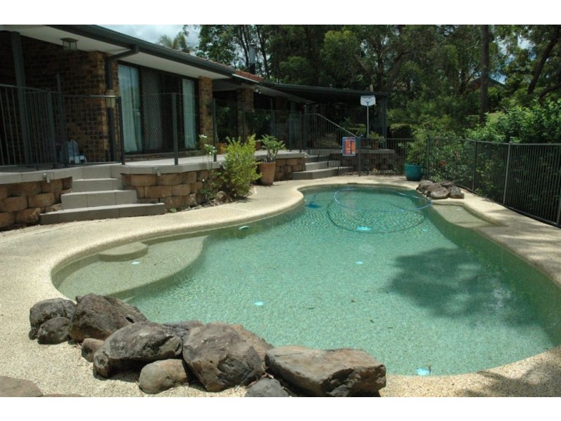 4 Chatswood Court, Robina QLD 4226