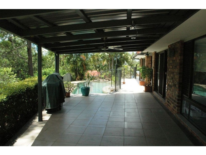 4 Chatswood Court, Robina QLD 4226