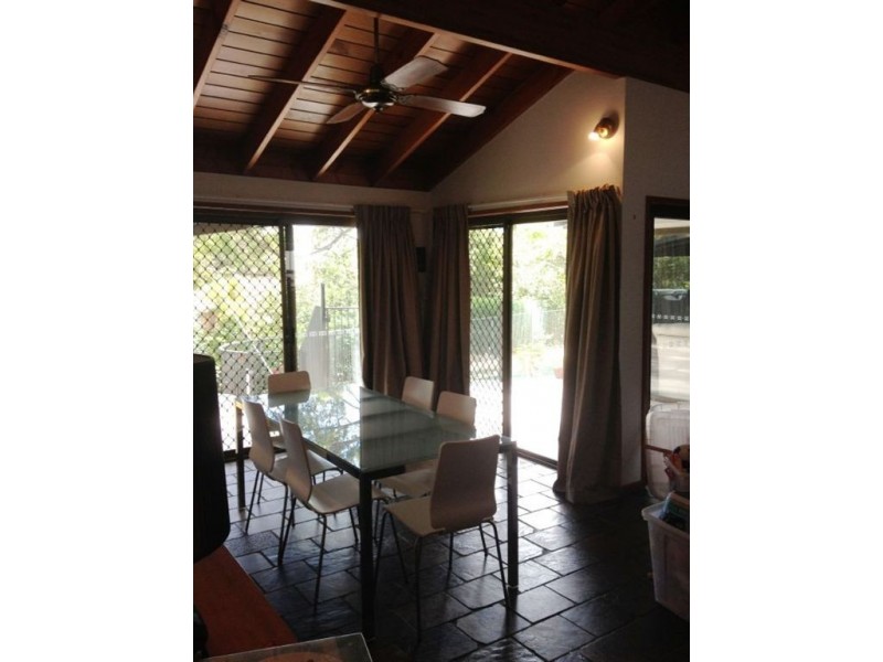 4 Chatswood Court, Robina QLD 4226