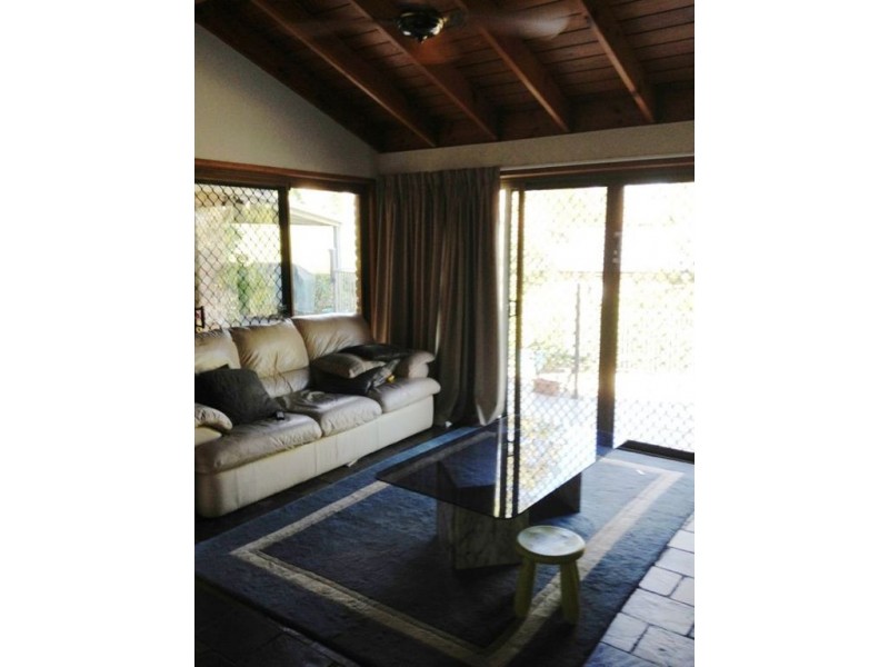 4 Chatswood Court, Robina QLD 4226