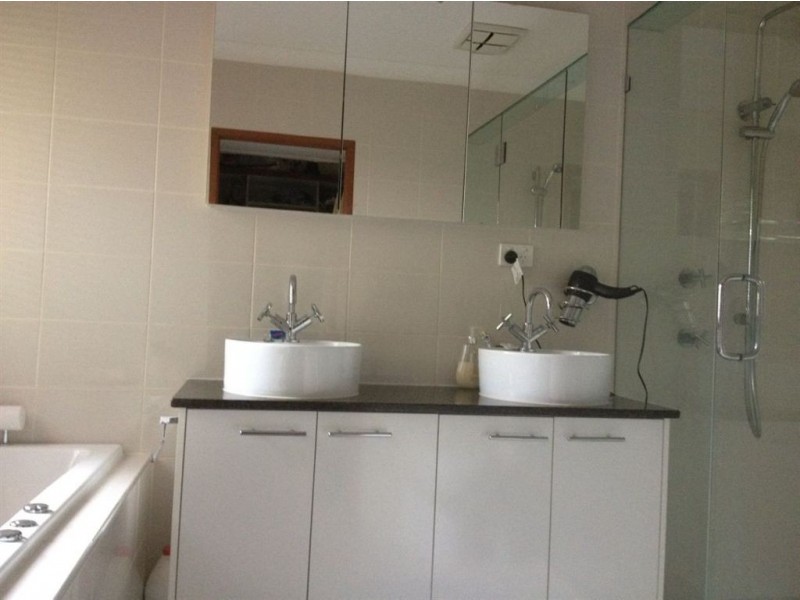 4 Chatswood Court, Robina QLD 4226