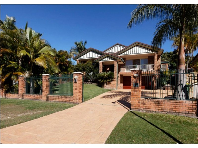 4 Camberwell Cct, Robina QLD 4226