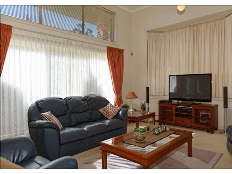 4 Camberwell Cct, Robina QLD 4226