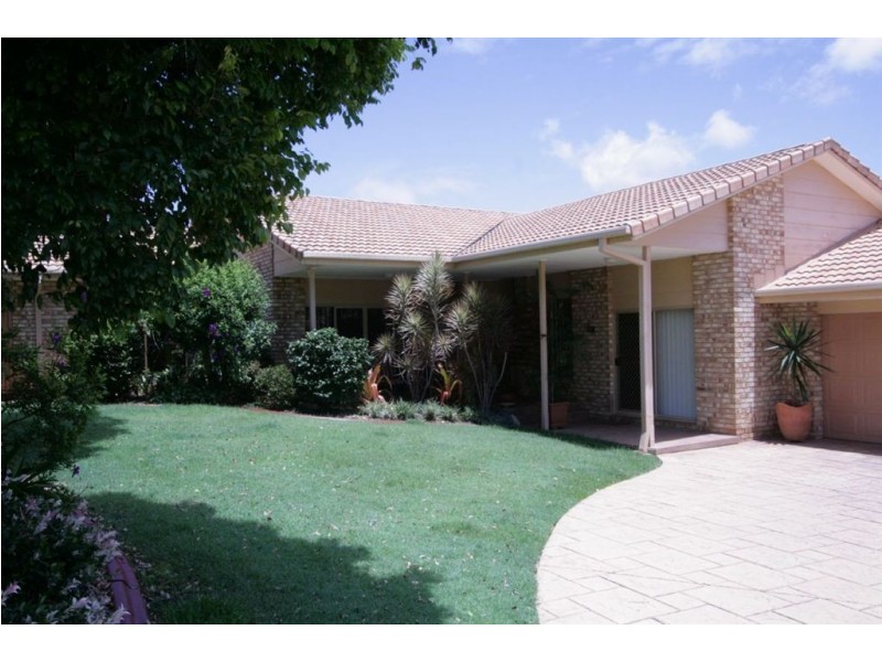 55 Camberwell Cct, Robina QLD 4226