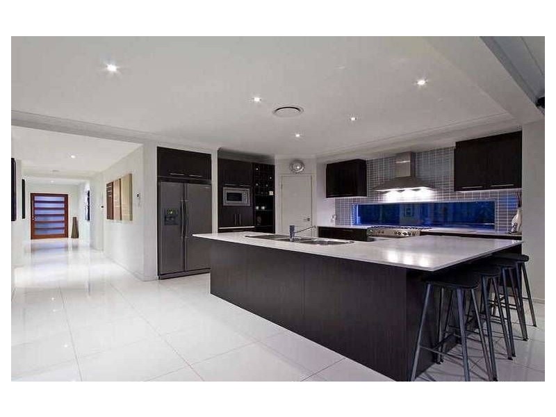 15 Willow Tree Drive, Reedy Creek QLD 4227