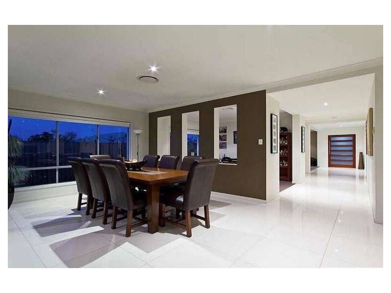 15 Willow Tree Drive, Reedy Creek QLD 4227