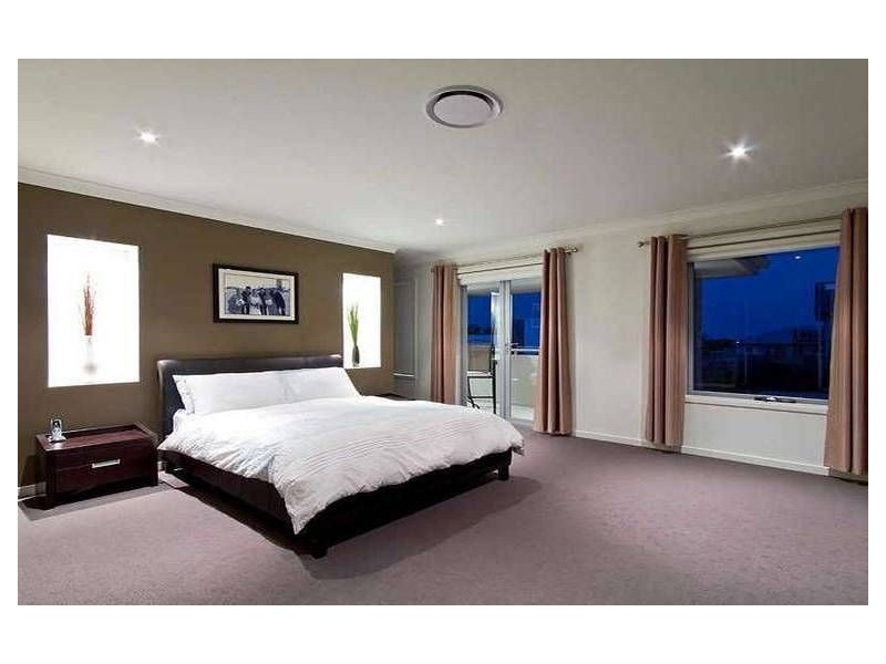 15 Willow Tree Drive, Reedy Creek QLD 4227