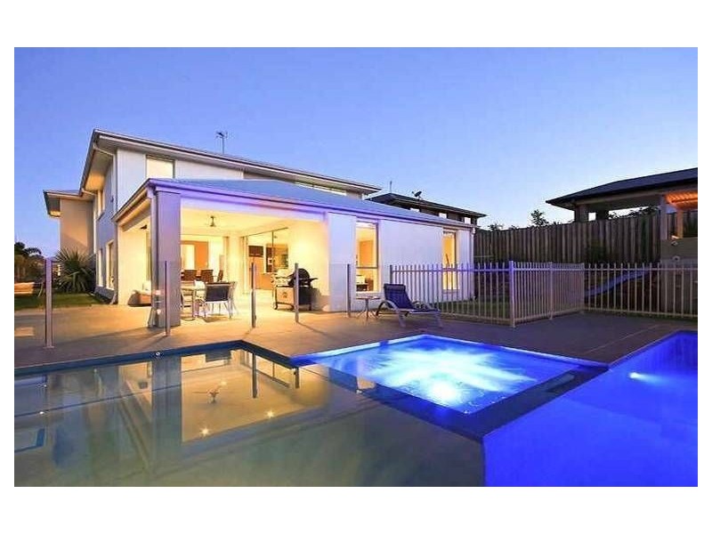 15 Willow Tree Drive, Reedy Creek QLD 4227