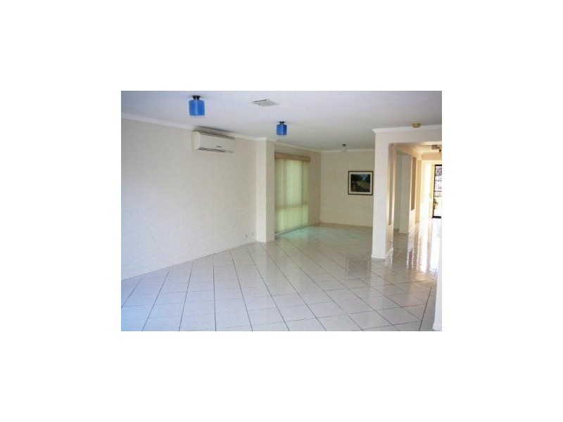 40 Karbunya Street, Mermaid Waters QLD 4218