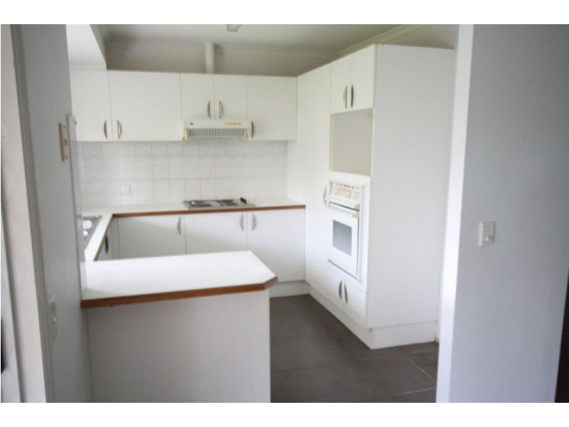 4 Southlake Drive, Varsity Lakes QLD 4227