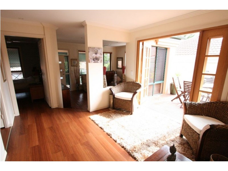 6 Manor Close, Robina QLD 4226