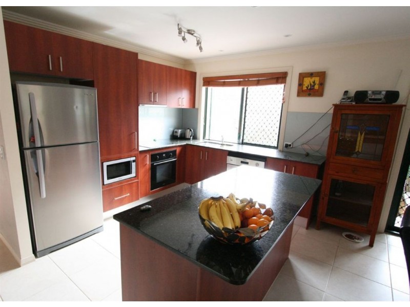 6 Manor Close, Robina QLD 4226