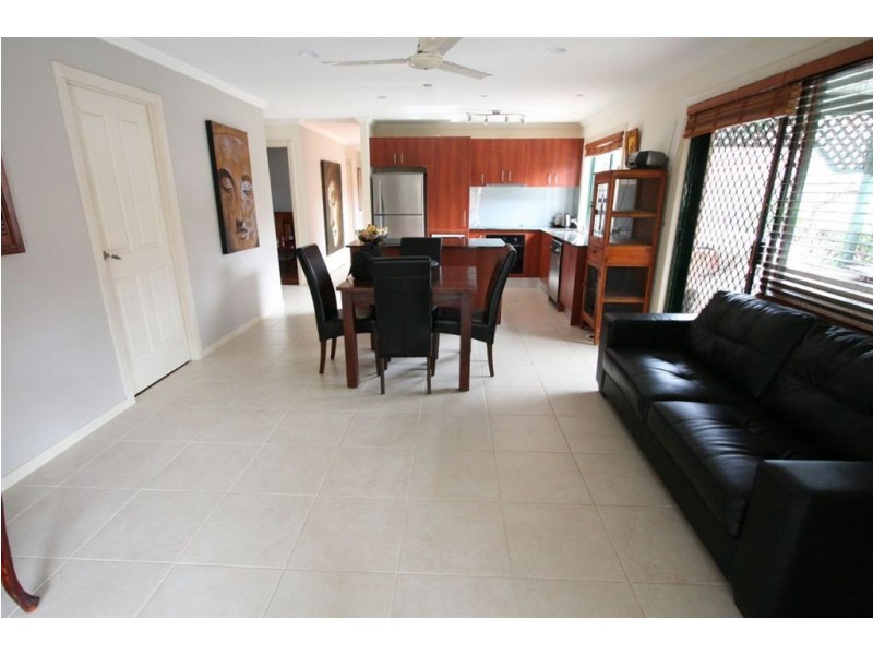 6 Manor Close, Robina QLD 4226