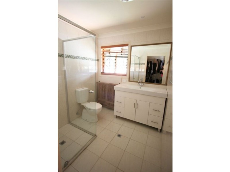 6 Manor Close, Robina QLD 4226