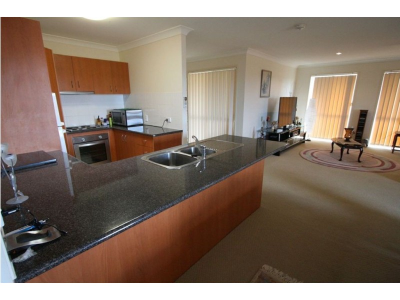 4/44 McLaren Road, Nerang QLD 4211