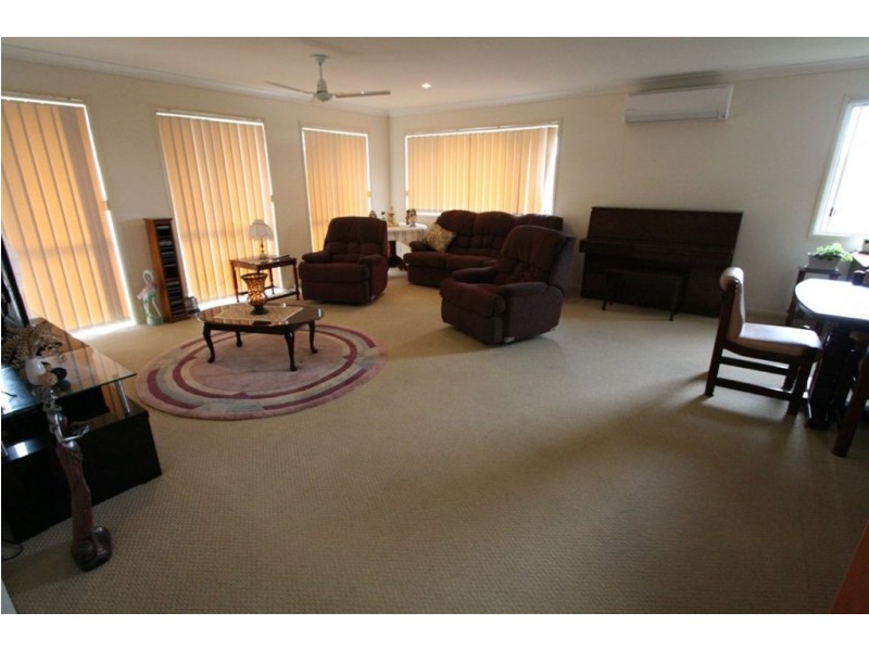 4/44 McLaren Road, Nerang QLD 4211