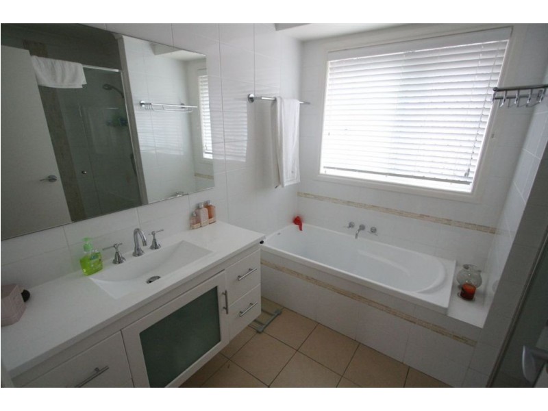 7 Grenaside Ct, Robina QLD 4226