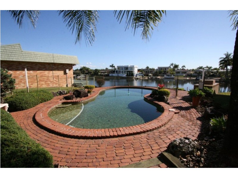 11/37 Hooker Boulevard, Broadbeach QLD 4218
