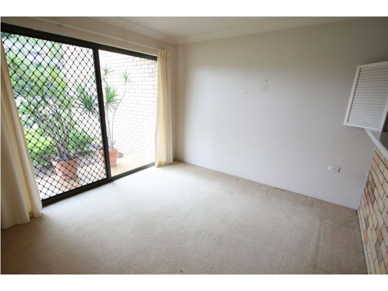 11/37 Hooker Boulevard, Broadbeach QLD 4218
