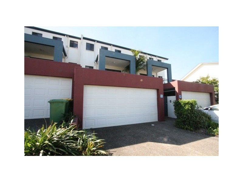7/23 Peppertree Cct, Robina QLD 4226
