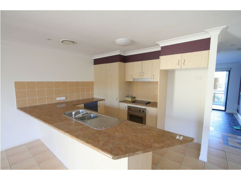 7/23 Peppertree Cct, Robina QLD 4226