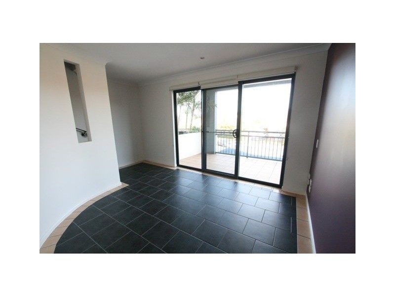 7/23 Peppertree Cct, Robina QLD 4226