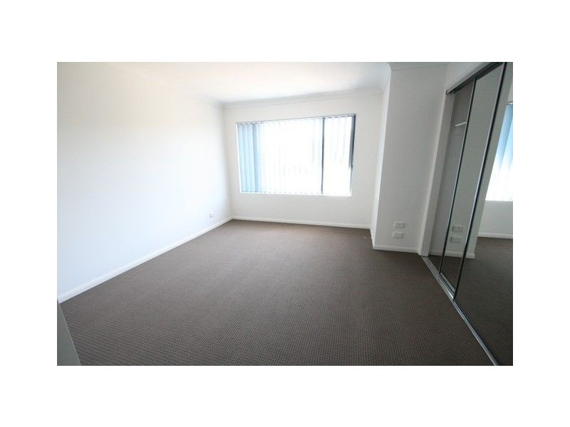 7/23 Peppertree Cct, Robina QLD 4226