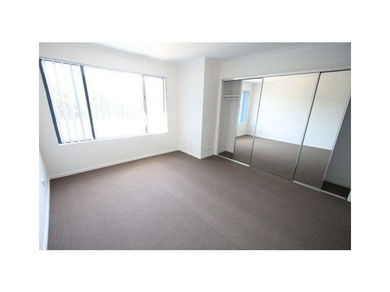 7/23 Peppertree Cct, Robina QLD 4226