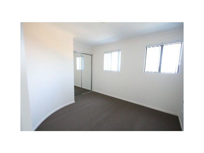 7/23 Peppertree Cct, Robina QLD 4226