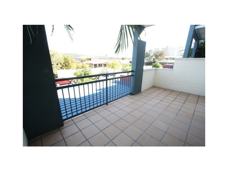 7/23 Peppertree Cct, Robina QLD 4226