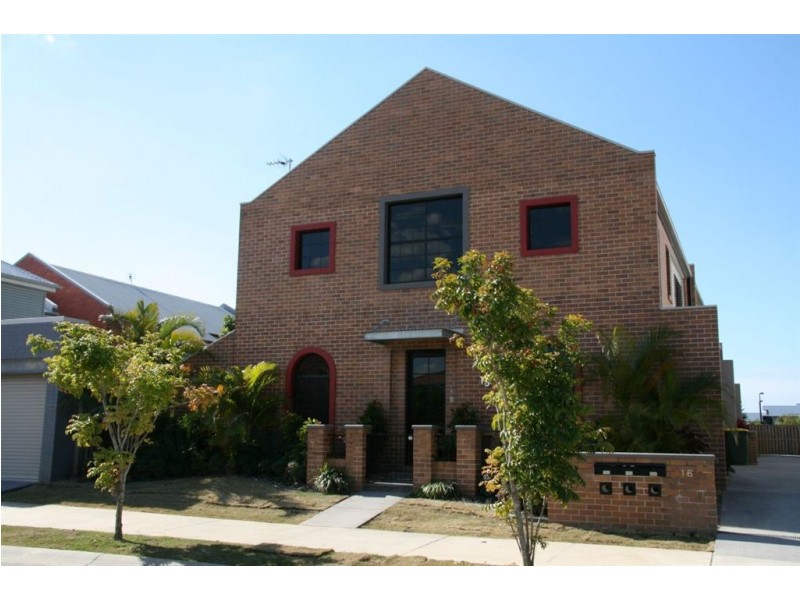 3-16 Tourangeau Cres, Varsity Lakes QLD 4227