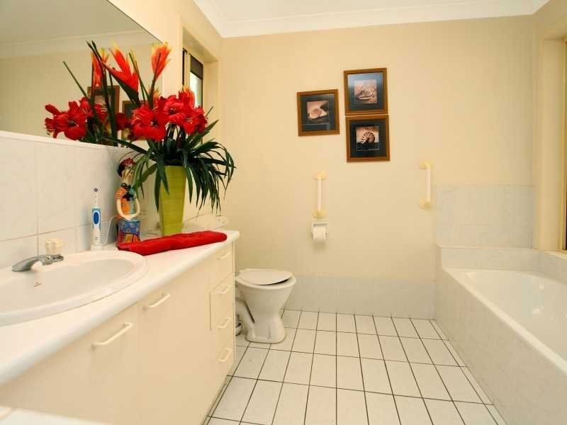 18 Birkdale St, Robina QLD 4226