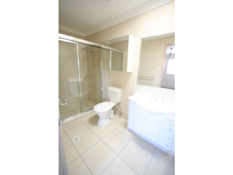 111/1 Coelia Ct, Carrara QLD 4211