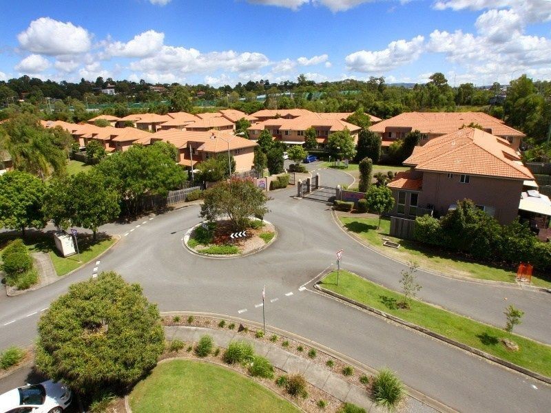 111/1 Coelia Ct, Carrara QLD 4211