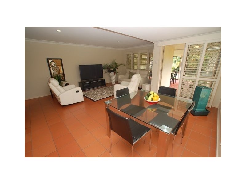 1/5 Swinburne St, Varsity Lakes QLD 4227