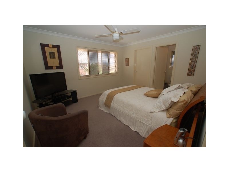 1/5 Swinburne St, Varsity Lakes QLD 4227