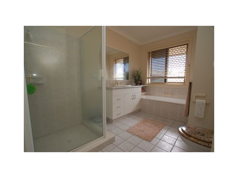 1/5 Swinburne St, Varsity Lakes QLD 4227