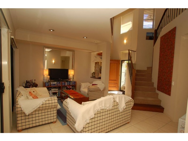 9/44 Pine Valley Dr, Robina QLD 4226